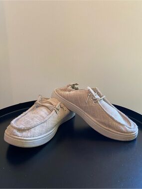 Slip-On Canvas Shoes in Natural Beige